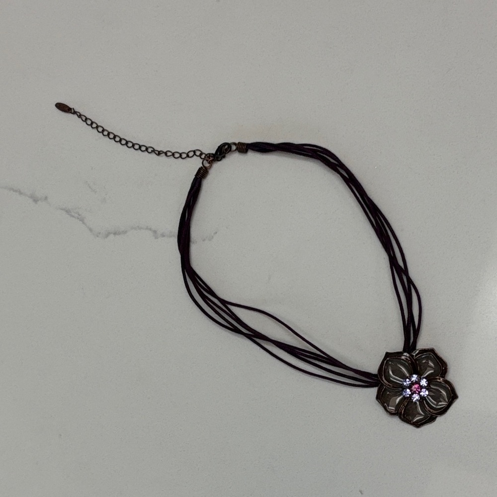 GORGEOUS Choker Necklce - Picture 2 of 8